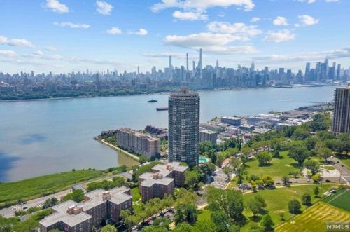 8350 Boulevard, North Bergen NJ  07047-6013 exterior