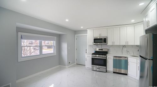 17 16th St, Deer Park NY  11729-4005 exterior