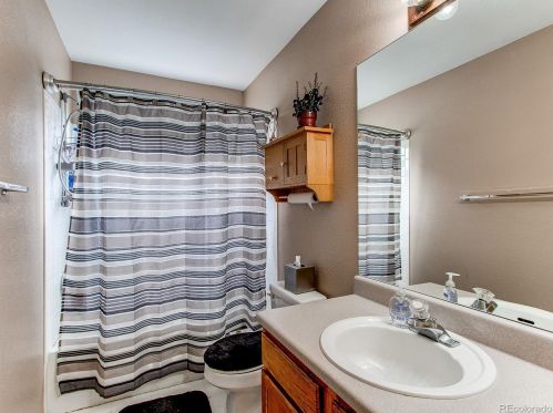 19378 Brunswick Dr, Denver CO 80013-1870 exterior