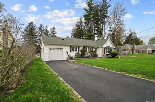 14 Galloway Hts, Warwick, NY 10990-1812