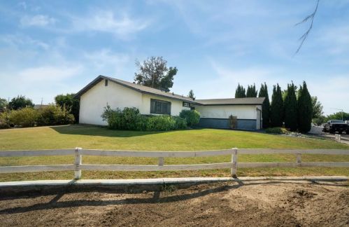 406 Cinnamon Ln, Newman, CA 95360-1042