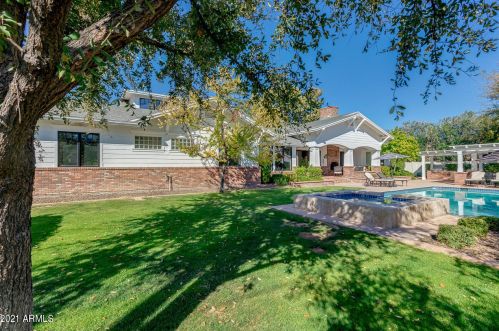 5621 Calle Camelia, Phoenix AZ 85018-4617 exterior