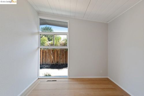 1890 Eloise Ave, Concord CA  94523-2102 exterior
