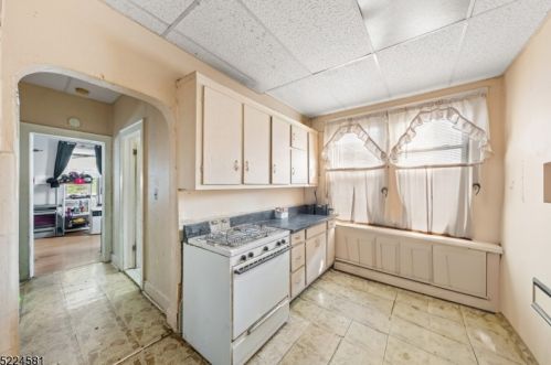 1565 Leslie St, Industrial Hillside, NJ 07205-1258
