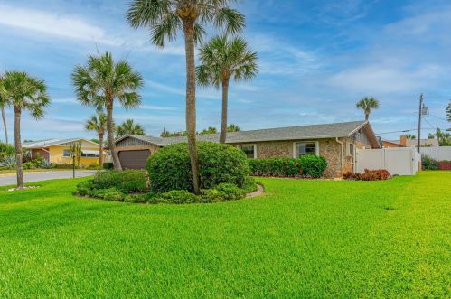 4333 Peninsula Dr, Daytona Beach, FL 32127-6945
