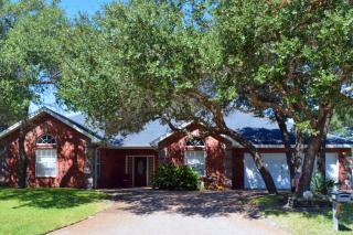 112 Cedar Ridge Dr, Rockport, TX 78382-6825