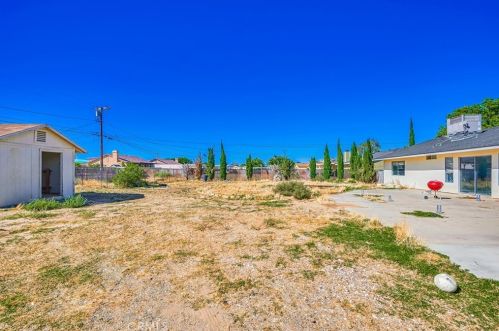 14561 Coalinga Rd, Victorville CA  92392-9617 exterior