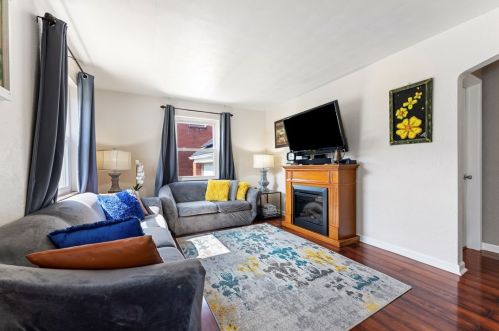 4104 Willow Ave, Pittsburgh, PA 15234-1324