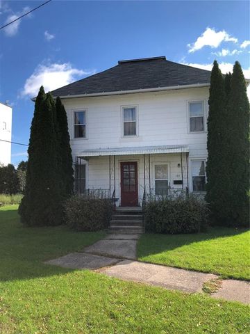 102 Iowa St, Martelle, IA 52305-7712