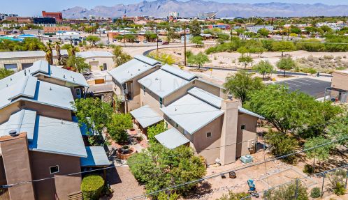 1070 Miles St, Tucson AZ 85719-6140 exterior