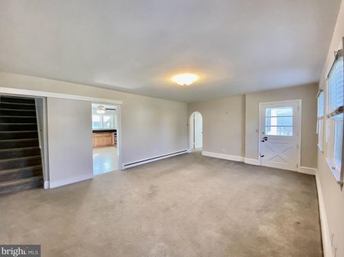 194 Varsity Ave, Princeton NJ  08540-6424 exterior