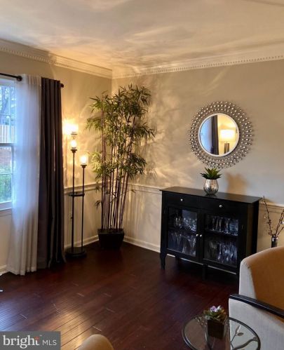 2836 Flagmaker Dr, Falls Church VA  22042-2203 exterior