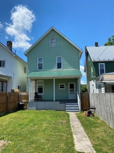 621 Williams St, Listonburg, PA 15424-1050