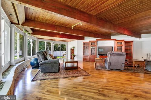 1014 Thomas Ave, Riverton NJ  08077-2321 exterior