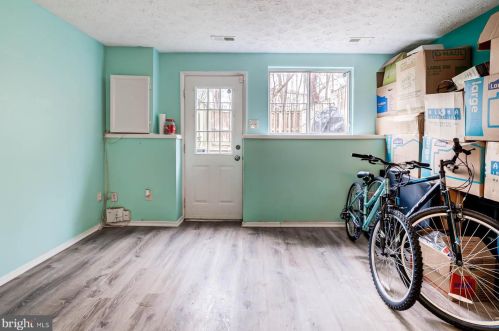 8629 Kenosha Ct, Lorton VA  22079-3045 exterior