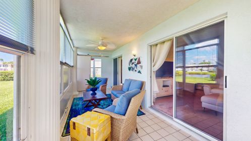 402 Grv Isle Cir, Vero Beach FL 32962-8507 exterior