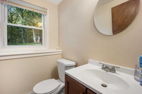 72 Spook Hl Rd, New Hamburg NY  12590-4305 exterior