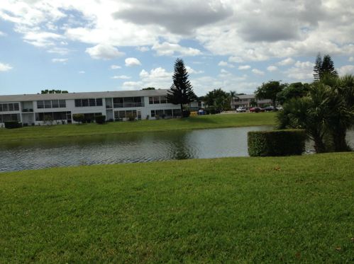 18 Chatham A, West Palm Beach, FL 33417-1803