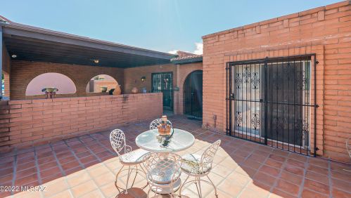 1221 Paseo Maravilloso, Green Valley AZ  85614-3621 exterior