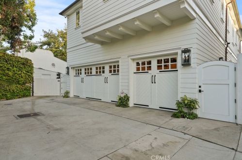 2691 Crestview Dr, Newport Beach CA  92663-5626 exterior