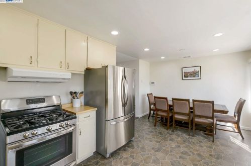 15928 Via Alamitos, San Lorenzo CA  94580-1435 exterior