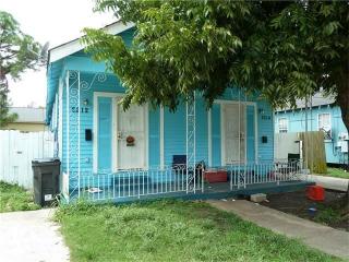 2212 Bartholomew St, New Orleans LA  70117-5016 exterior