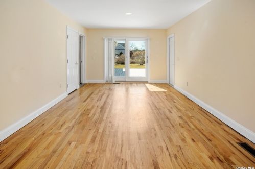 195 Montauk Hwy, Watermill NY  exterior