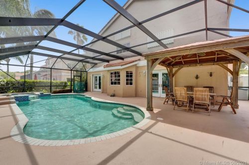 955 203 Ave, Hollywood FL  33029-3440 exterior