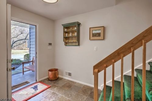 45 Raven Dr, Morristown NJ  07960-6413 exterior