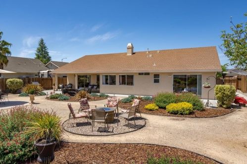 2304 Apion Ct, Lake Nacimiento, CA 93446-6316