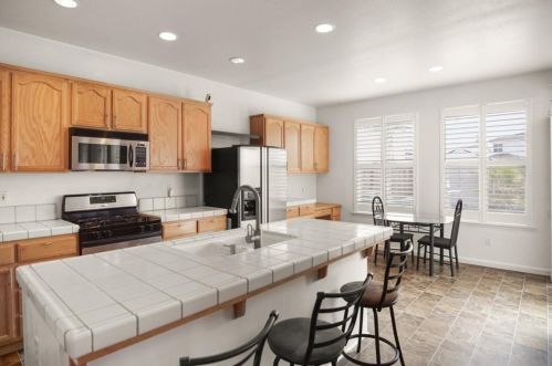 5812 Homewood Way, Riverbank CA  95367-9550 exterior