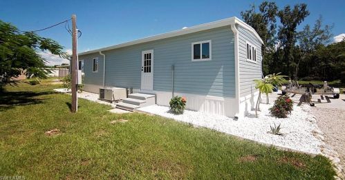 5157 Sandpiper Dr, Saint James City FL  33956-2837 exterior