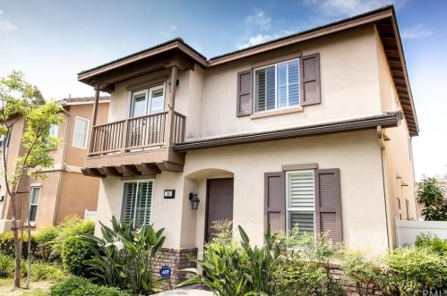 24 Royal Victoria, Irvine, CA 92606-1900