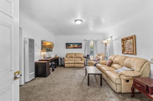 4213 Pepperwood Ave, Long Beach CA  90808-1072 exterior