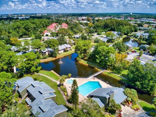 6150 Peregrine Ave, Orlando, FL 32819-7522