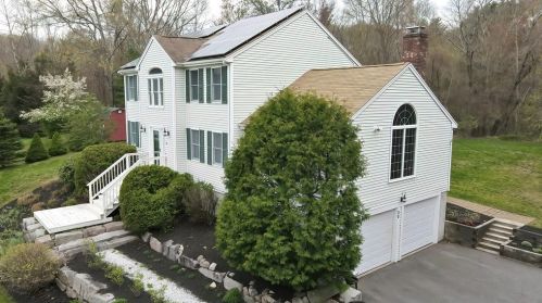 50 Woolford Rd, Wrentham, MA 02093-1402