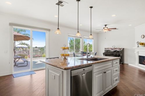 45035 Rutherford St, Temecula CA  92592-5529 exterior