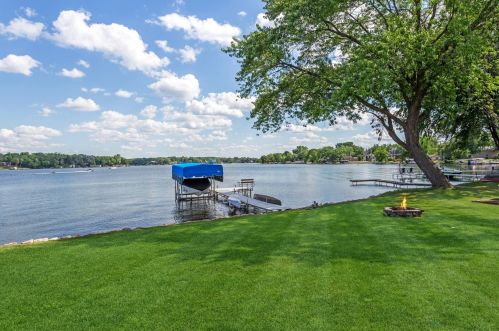 7433 Tichigan Rd, Waterford, WI 53185-1751