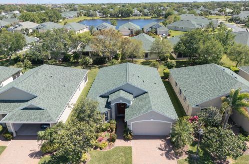 1240 Indian Oaks Dr, Melbourne, FL 32901-8170