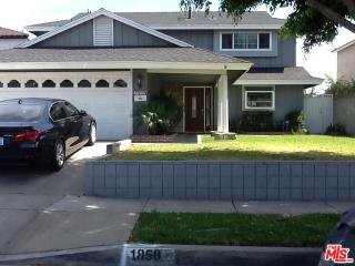 1858 Abbottson St, Long Beach, CA 90746-2902
