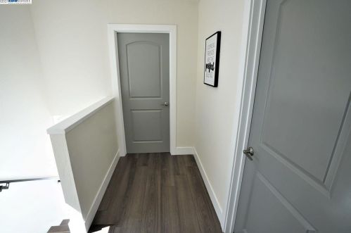 836 47th St, Oakland CA  94608-3202 exterior