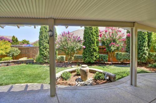 9860 Westminster Way, Elk Grove CA  95757-5124 exterior