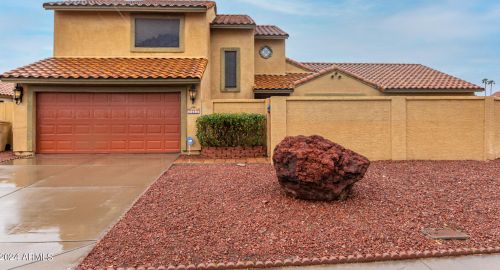 10403 54th Dr, Glendale, AZ 85302-1538