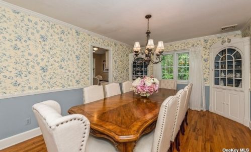 37 Kivy St, Huntington Station NY  11746-2044 exterior