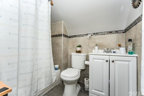 515 Sayre Ave, Perth Amboy NJ  08861-3681 exterior