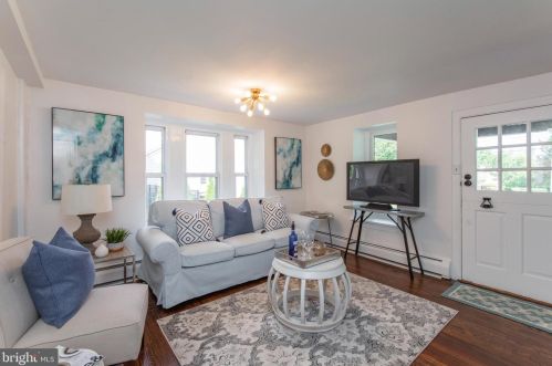 984 Lansdale Ave, Lansdale PA  19446-1620 exterior