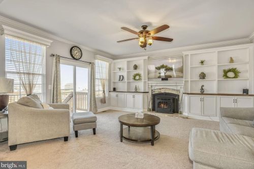 13503 Eagles Rest Dr, Leesburg VA 20176-5035 exterior