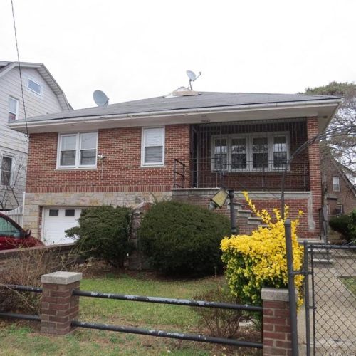 4540 Hoxie St, Bronx, NY 10470-1311