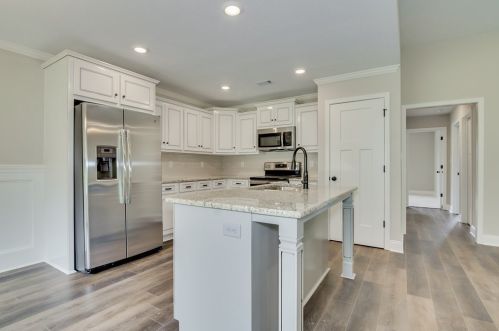 1211 Bubbling Springs Dr, Graniteville SC  29829 exterior