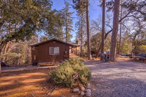 6301 Green Ridge Dr, Michigan Bluff CA  95631-9682 exterior